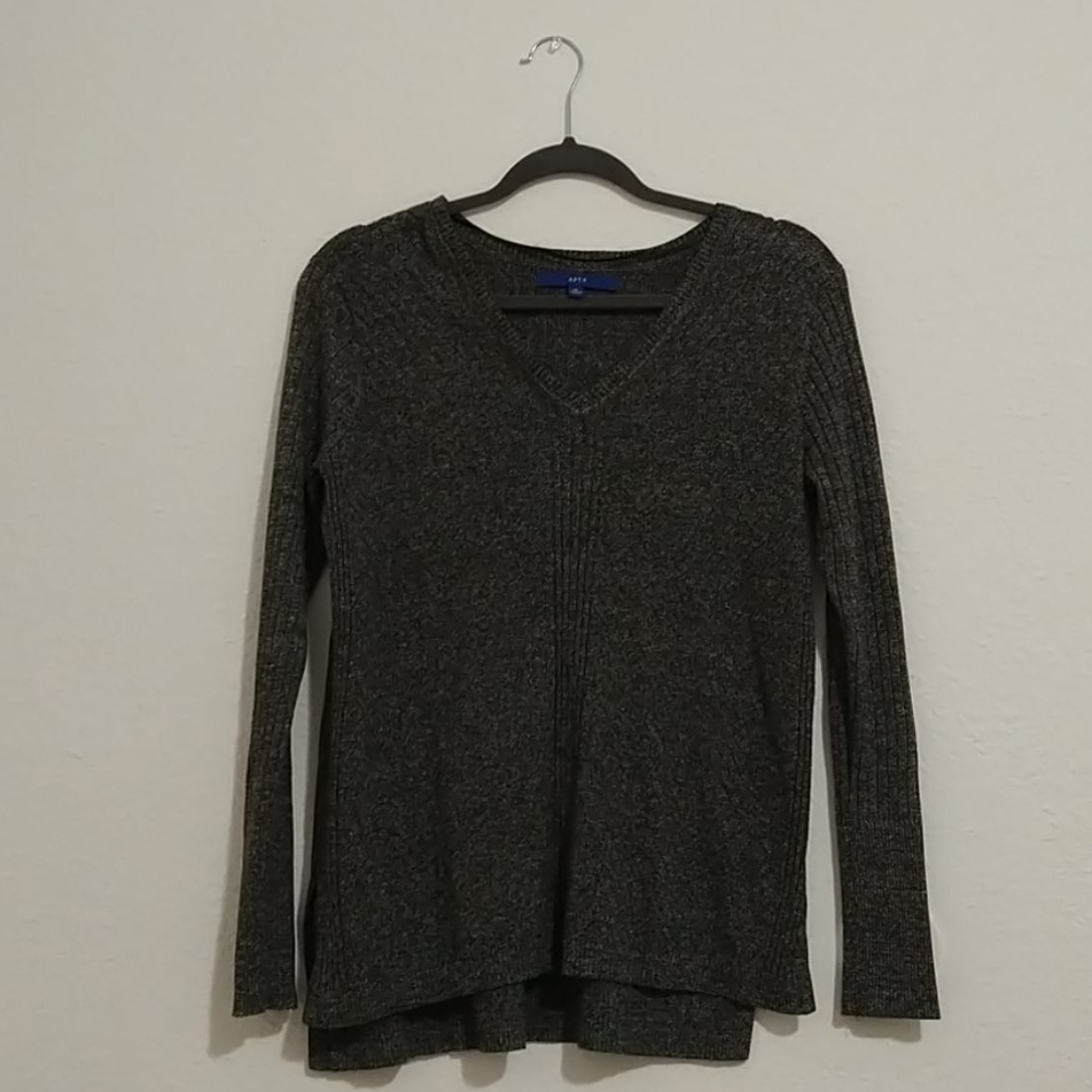 Apt. 9 long sleeves sweater